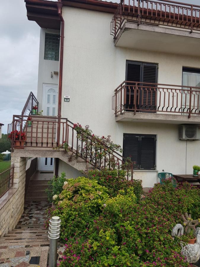 Lili Apartman Umag Kültér fotó